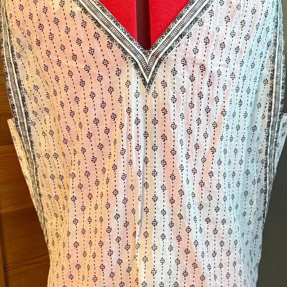 LOFT White and Black V Neck Sleeveless Top - L - Picture 2 of 5